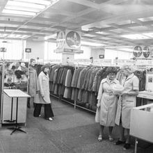 В магазине | Торговля. 1980 г., г.Северодвинск. Фото #C4837.