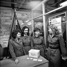 Оценка качества обслуживания | Торговля. 1980 г., г.Северодвинск. Фото #C16009.