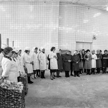 Открытие магазина | Торговля. 1980 г., г.Северодвинск. Фото #C15713.