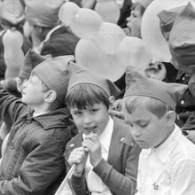 Октябрята в пилотках | Школа. 1980 г., г.Северодвинск. Фото #C3963.