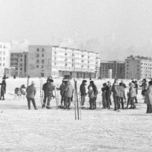 Лыжные соревнования на Театральном озере | Спорт. 1970-e гг., г.Северодвинск. Фото #C3945.