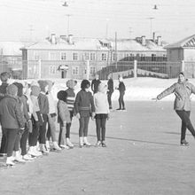 Тренировка в секции фигурного катания | Спорт. 1980 г., г.Северодвинск. Фото #C3938.