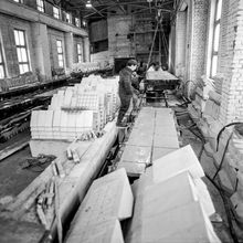 В цехе строительного комбината | Строительство. 1980 г., г.Северодвинск. Фото #C15751.