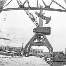 Кран | Строительство. 1980 г., г.Северодвинск. Фото #C15753.