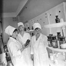 В аптеке | Медицина. 1981 г., г.Северодвинск. Фото #C12845.