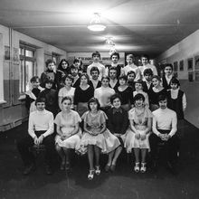 Коллектив бального танца "И... раз!" в школе  № 21 | Школа. 1981 г., г.Северодвинск. Фото #C16972.