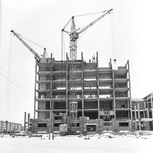 Строительство многоэтажного дома | Строительство. 1981 г., г.Северодвинск. Фото #C16984.