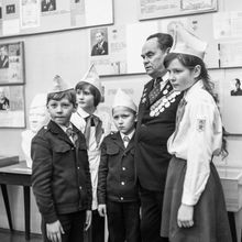 Ветеран и пионеры | Ветераны. 1981 г., г.Северодвинск. Фото #C17008.