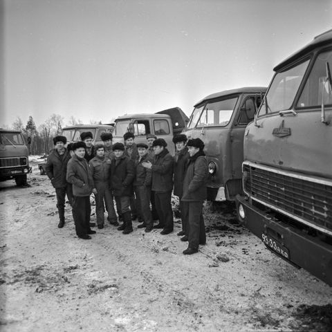 Водители Мазов | Транспорт. 1981 г., г.Северодвинск. Фото #C14412.