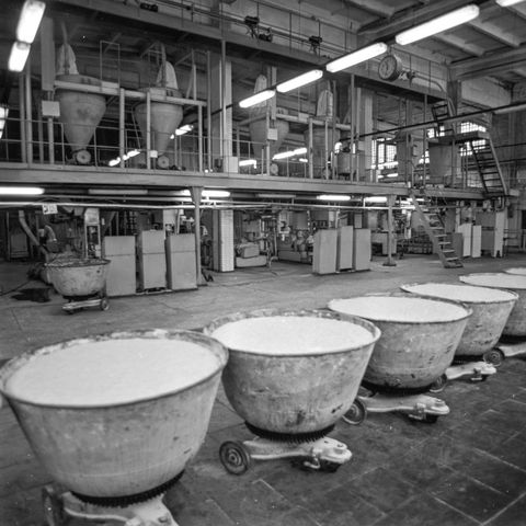 Цех хлебокомбината | Предприятия. 1982 г., г.Северодвинск. Фото #C14728.