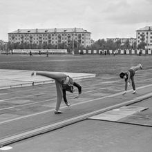 На стадионе | Спорт. 1982 г., г.Северодвинск. Фото #C9599.