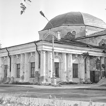 Здание Гостиных Дворов в Архангельске | Виды города. 1982 г., г.Северодвинск. Фото #C9692.