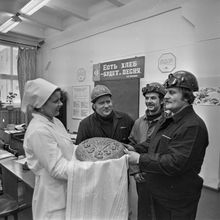 Хлеб-соль строителям | Предприятия. 1982 г., г.Северодвинск. Фото #C14731.