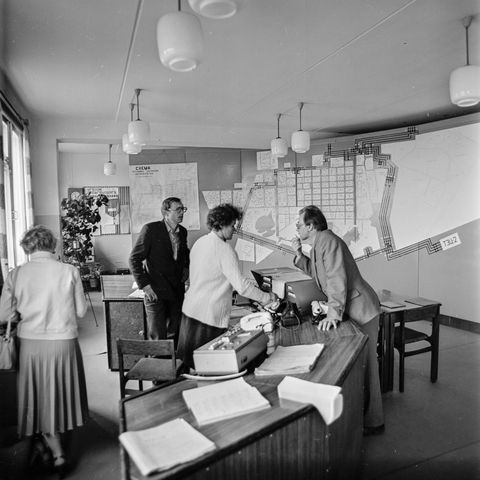В кабинете | Предприятия. 1983 г., г.Северодвинск. Фото #C12161.
