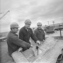 На крыше | Строительство. 1983 г., г.Северодвинск. Фото #C12016.