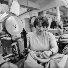 В цехе швейной фабрики | Предприятия. 1983 г., г.Северодвинск. Фото #C12125.