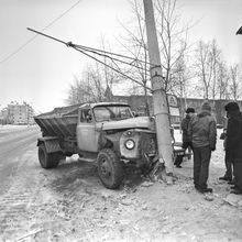 Авария на дороге | Транспорт. 1984 г., г.Северодвинск. Фото #C1332.