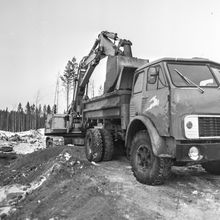 Строительство дороги вне города | Транспорт. 1984 г., г.Северодвинск. Фото #C1340.