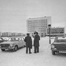 Представительские "Волги" | Транспорт. 1984 г., г.Северодвинск. Фото #C1342.