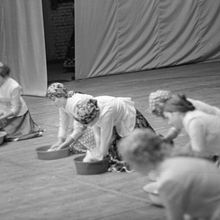 Выступление танцевального коллектива | Культура. 1984 г., г.Северодвинск. Фото #C1390.