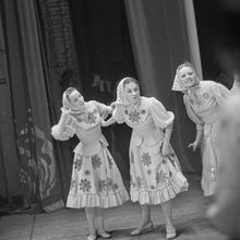 Русский народный танец | Культура. 1984 г., г.Северодвинск. Фото #C1393.