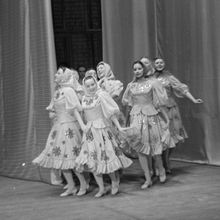 Русский народный танец | Культура. 1984 г., г.Северодвинск. Фото #C1395.