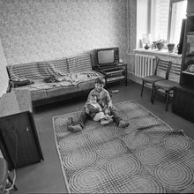 Дома | Дети. 1984 г., г.Северодвинск. Фото #C1444.