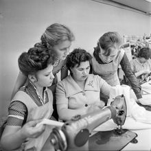 Швейная мастерская | Быт. 1984 г., г.Северодвинск. Фото #C1447.