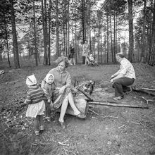 На природе | Горожане. 1984 г., г.Северодвинск. Фото #C6036.