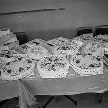 Стол с кондитерскими изделиями | Общепит. 1984 г., г.Северодвинск. Фото #C1806.