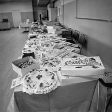 Стол с кондитерскими изделиями | Общепит. 1984 г., г.Северодвинск. Фото #C1807.