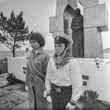 Почетный караул на воинском мемориальном комплексе | Школа. 1984 г., г.Северодвинск. Фото #C1809.