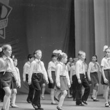 Выступление пионеров | Школа. 1984 г., г.Северодвинск. Фото #C1859.