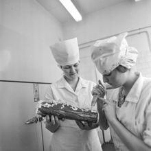 Украшение торта | Общепит. 1985 г., г.Северодвинск. Фото #C11037.