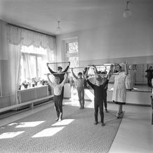 Занятия лечебной физкультурой | Медицина. 1986 г., г.Северодвинск. Фото #C15004.