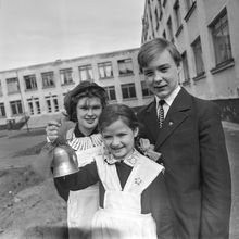 Школьный звонок | Школа. 1986 г., г.Северодвинск. Фото #C15012.