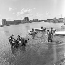 Соревнования по водно-моторному спорту | Транспорт. 1987 г., г.Северодвинск. Фото #C11140.