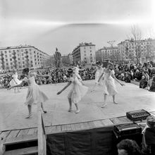 Выступление танцевального коллектива | Культура. 1987 г., г.Северодвинск. Фото #C11212.