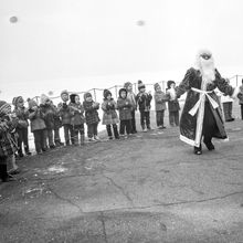 Забавы с Дедом Морозом | Дети. 1987 г., г.Северодвинск. Фото #C12396.