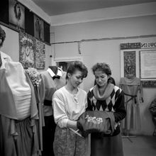 Работницы ателье | Быт. 1985 г., г.Северодвинск. Фото #C13364.
