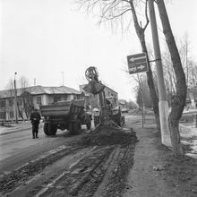 Уборка на улицах города | ЖКХ. 1987 г., г.Северодвинск. Фото #C11118.