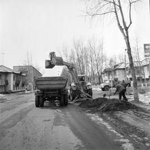 Уборка на улицах города | ЖКХ. 1987 г., г.Северодвинск. Фото #C11120.