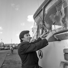 Водитель автобуса | Горожане. 1987 г., г.Северодвинск. Фото #C13423.