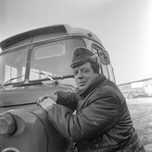 Водитель автобуса | Горожане. 1987 г., г.Северодвинск. Фото #C13424.