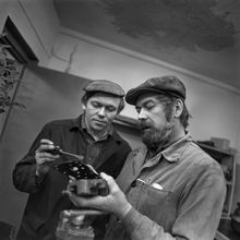 Н.Чапурин и его наставник Ю.И. Шаталов | Горожане. 1987 г., г.Северодвинск. Фото #C12434.