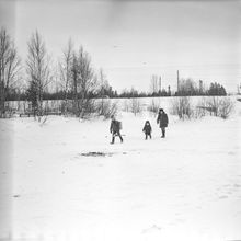 На зимнюю рыбалку | Горожане. 1987 г., г.Северодвинск. Фото #C12455.