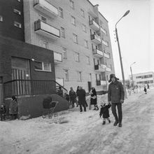 Жильцы нового дома | Горожане. 1987 г., г.Северодвинск. Фото #C8378.