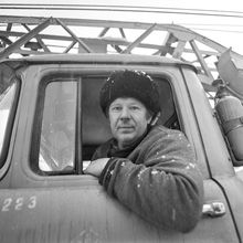 Водитель автокрана | Горожане. 1987 г., г.Северодвинск. Фото #C13550.