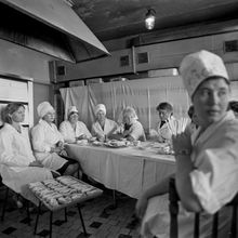 Коллектив ресторана | Общепит. 1987 г., г.Северодвинск. Фото #C13582.
