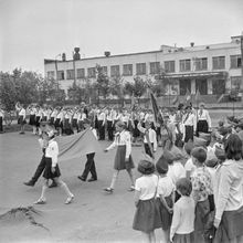 Пионерская линейка | Школа. 1987 г., г.Северодвинск. Фото #C14875.